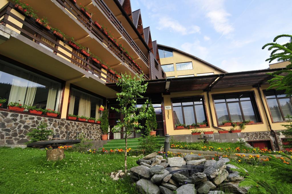 Mistral Resort Moeciu De Sus Exteriör bild