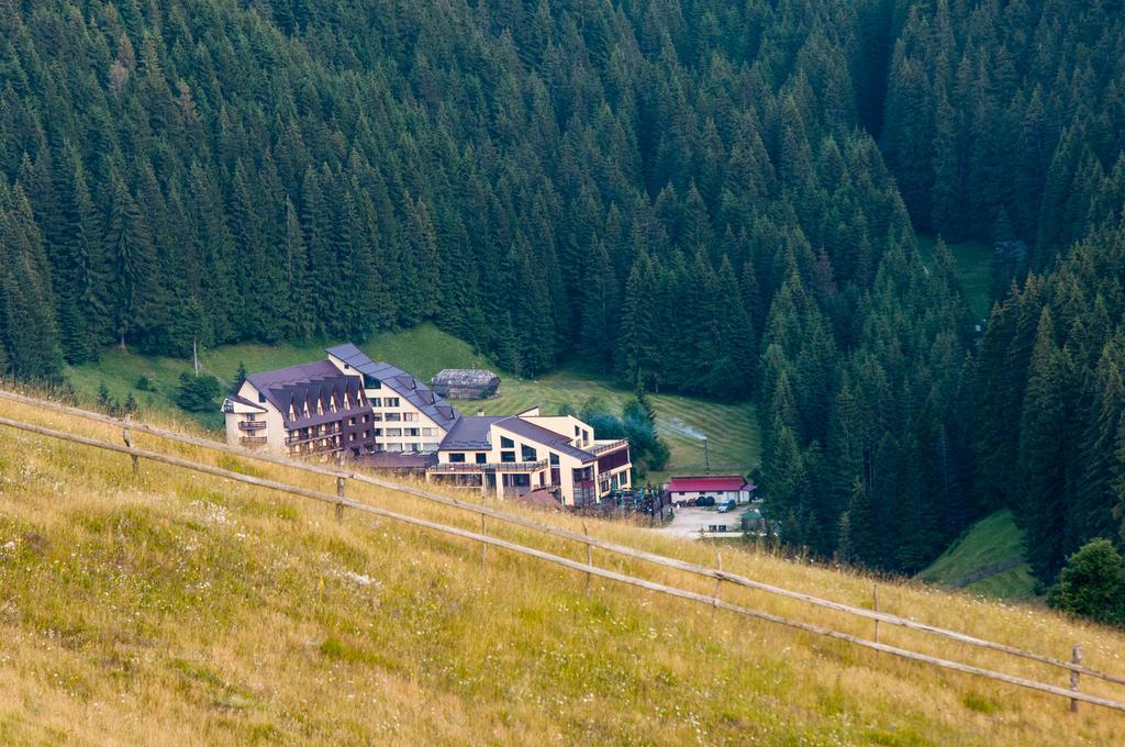 Mistral Resort Moeciu De Sus Exteriör bild